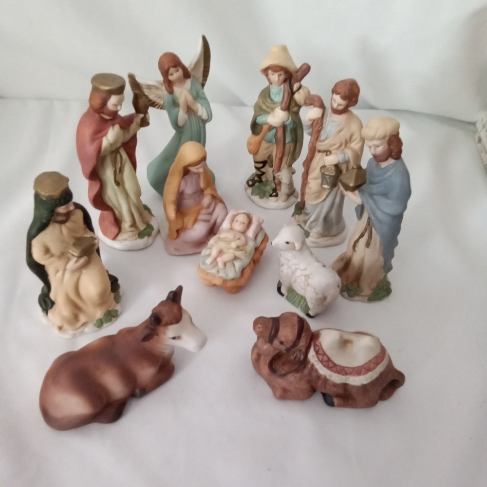 Holiday Moments 11 Piece Porcelain Nativity Set Matte Pastel Christmas Figurines